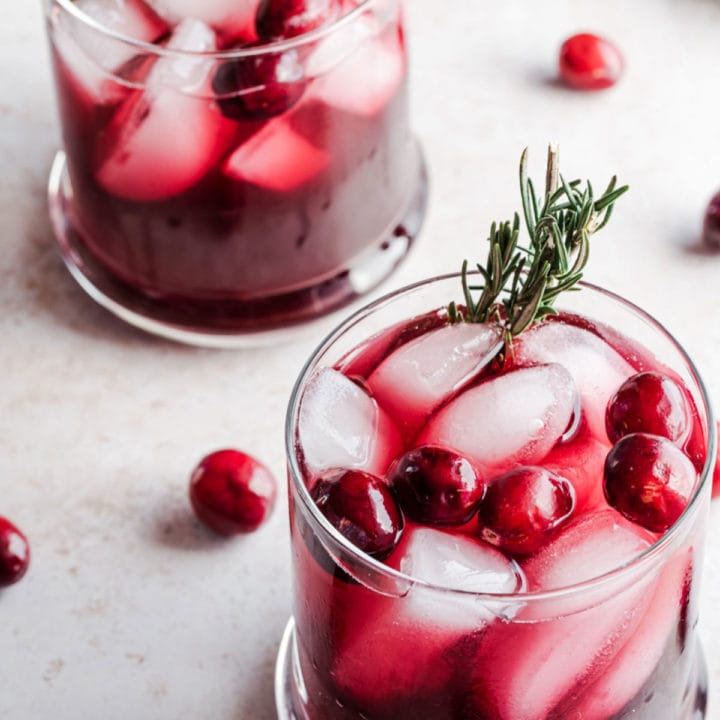 Winter Cranberry Spritz | The Crooked Carrot