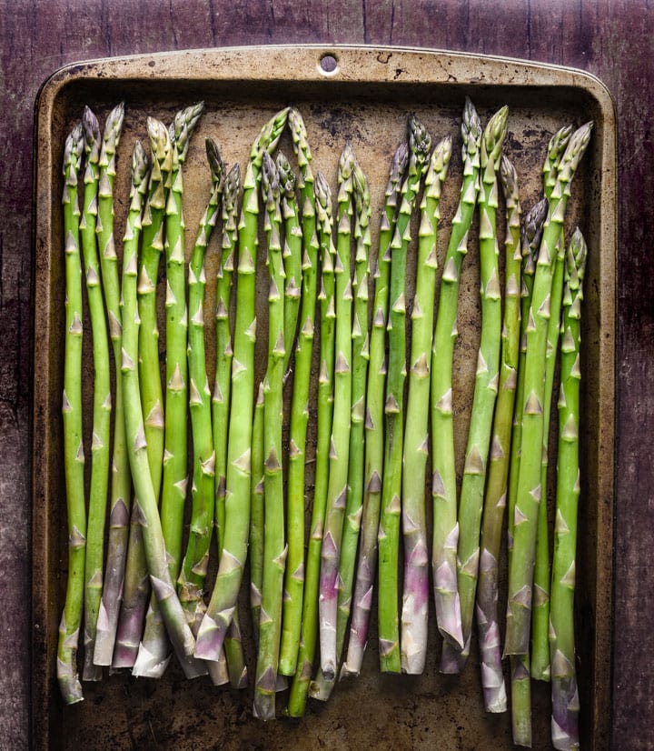 asparagus on pan