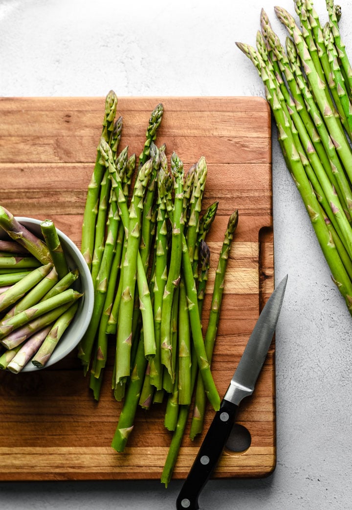 asparagus on cutting board-2