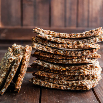 easy five seed crackers