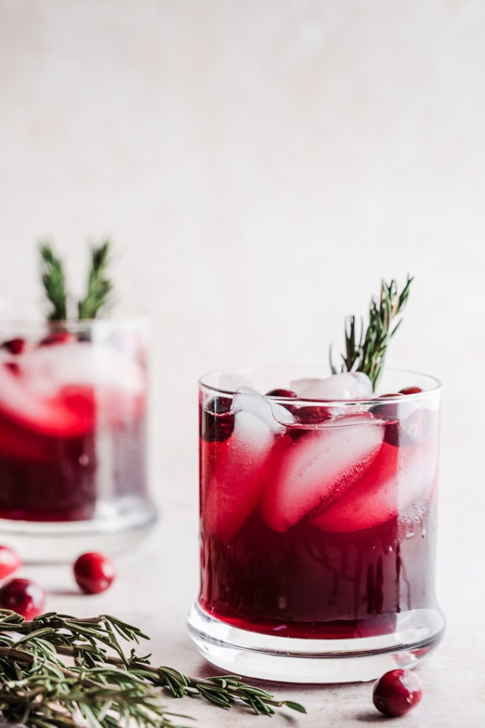 winter cranberry spritz